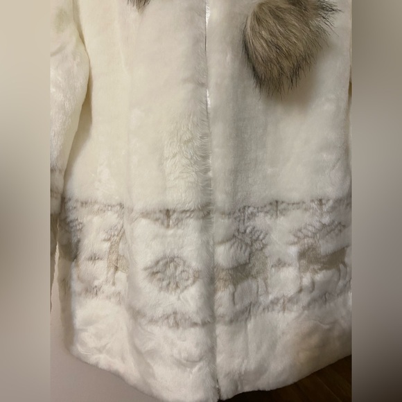 Black Mountain White Teddy Jacket with Faux Fur Accents - Picture 6 of 10